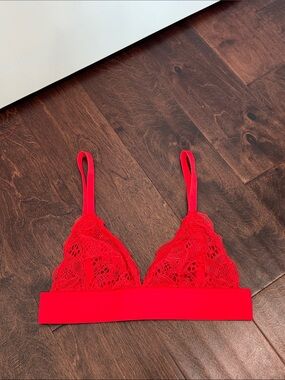 NEW Lively Sexy Red Lace Bra Banded Bralette Unlined Intimates, size Small